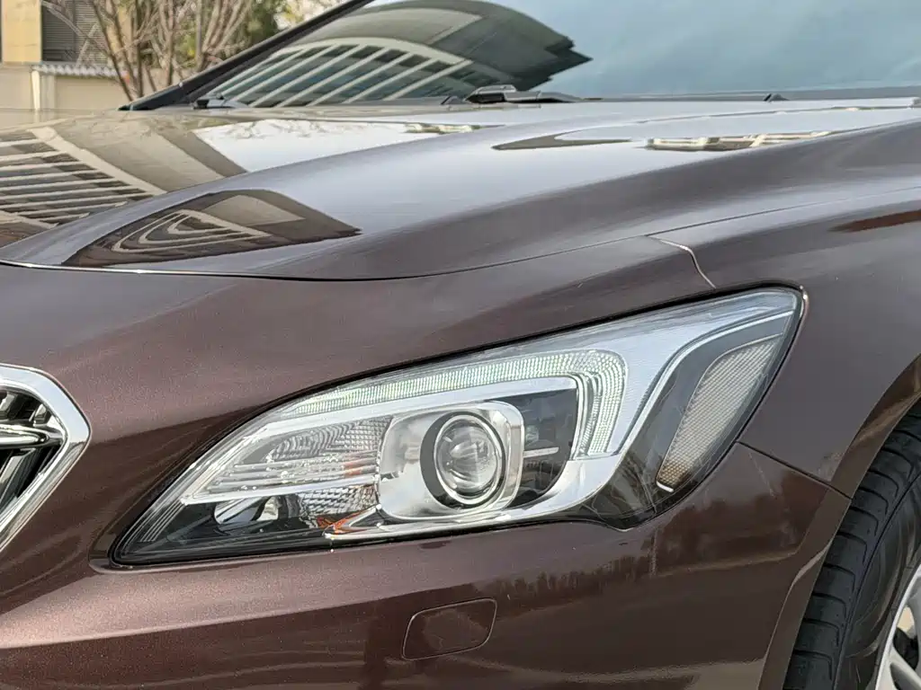 Buick LaCrosse 2017 — фото 17