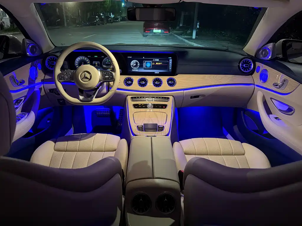 Mercedes-Benz E-Class 2019 — фото 16