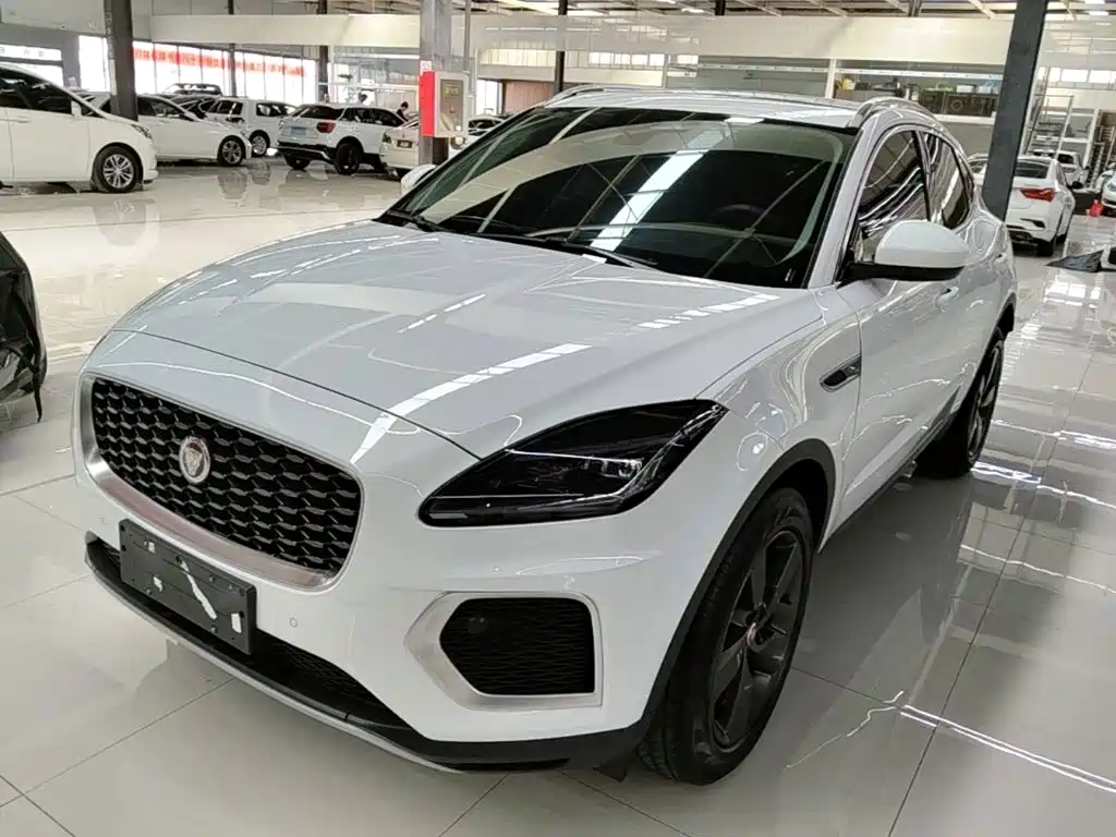 Jaguar E-PACE 2024 — фото 1