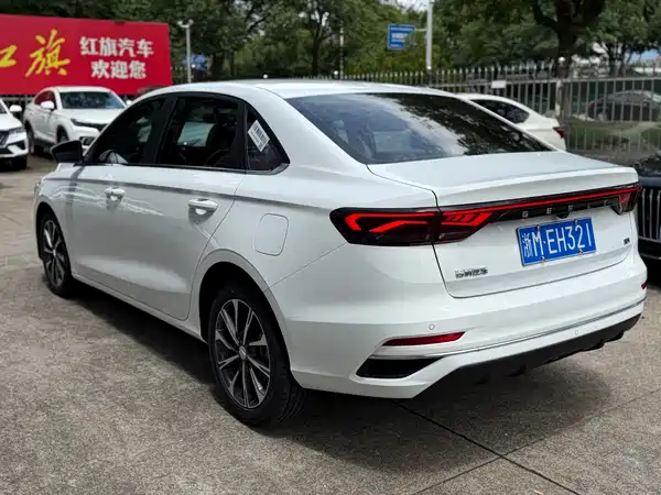 Geely Emgrand 2025