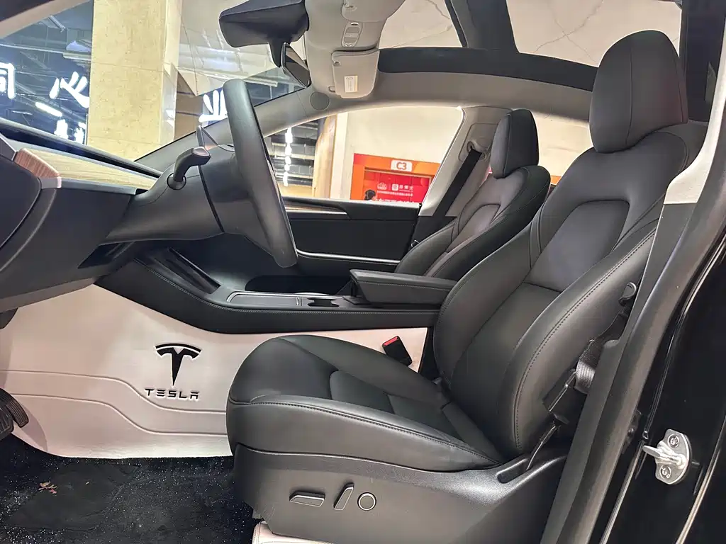 Tesla Model Y 2023 — фото 13