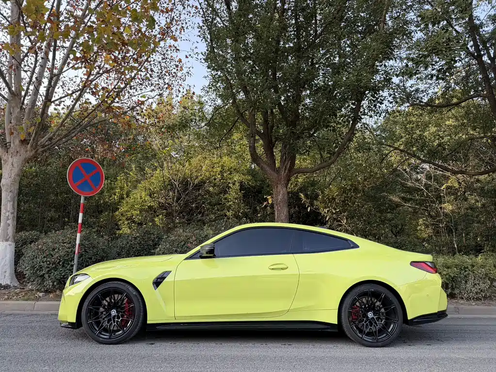 BMW M4 2022 — фото 3