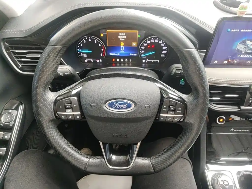Ford Escape 2022 — фото 11