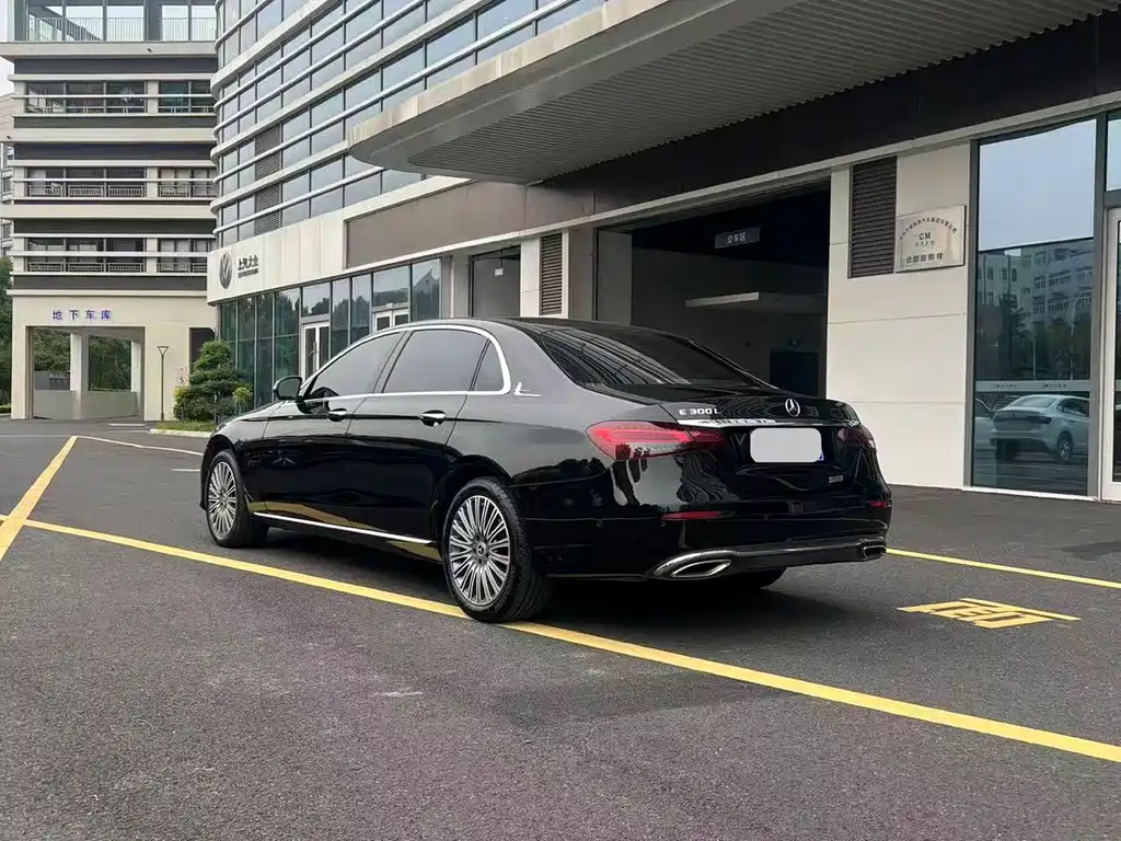 Mercedes-Benz E-Class 2021