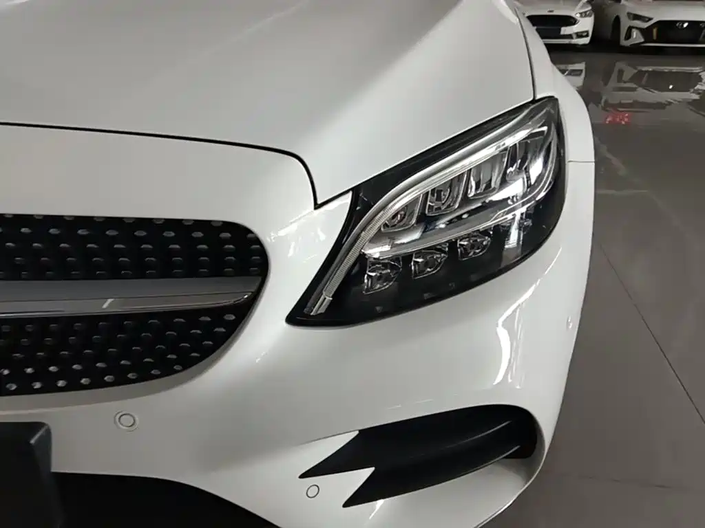 Mercedes-Benz C-Class 2019 — фото 24