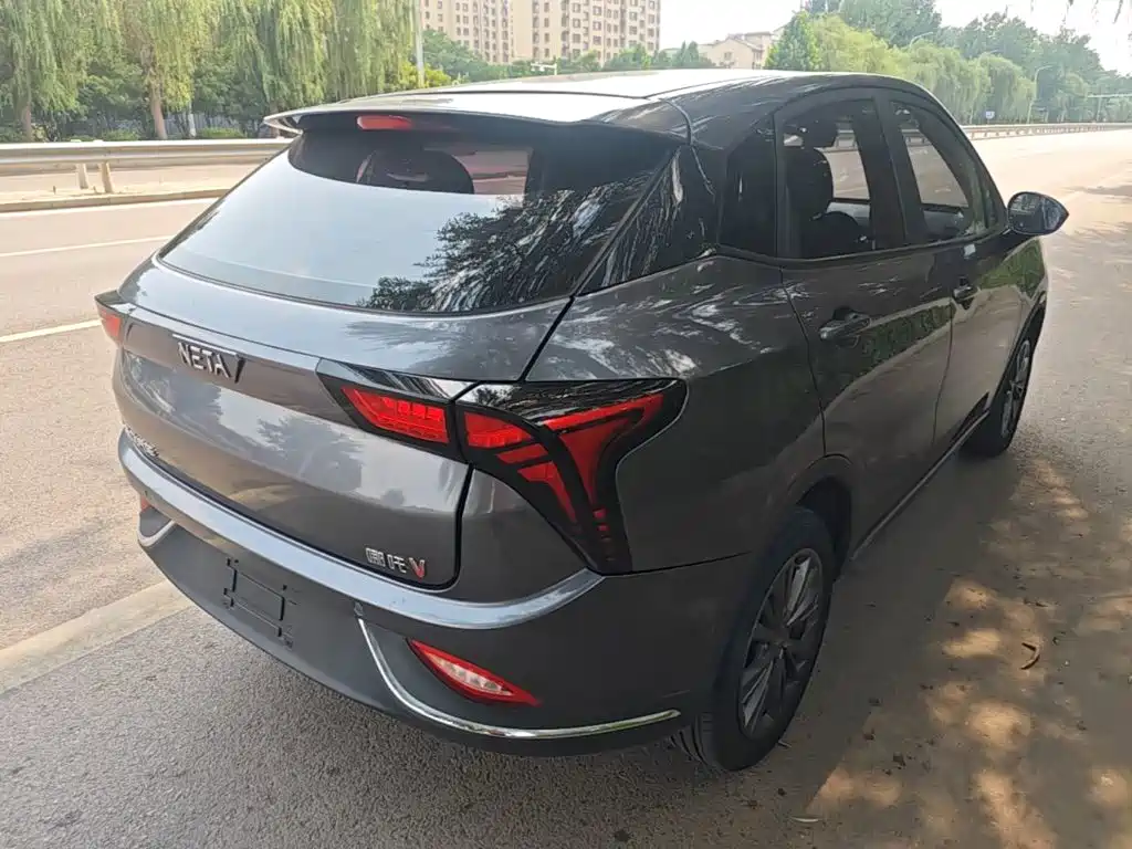 Neta V 2022
