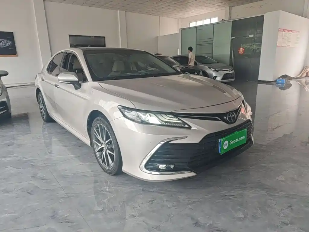 Toyota Camry 2021 — фото 4