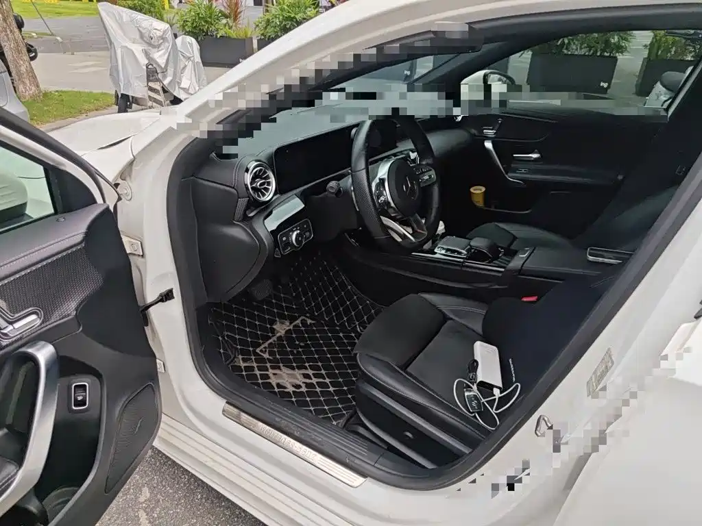 Mercedes-Benz A-Class 2019 — фото 17