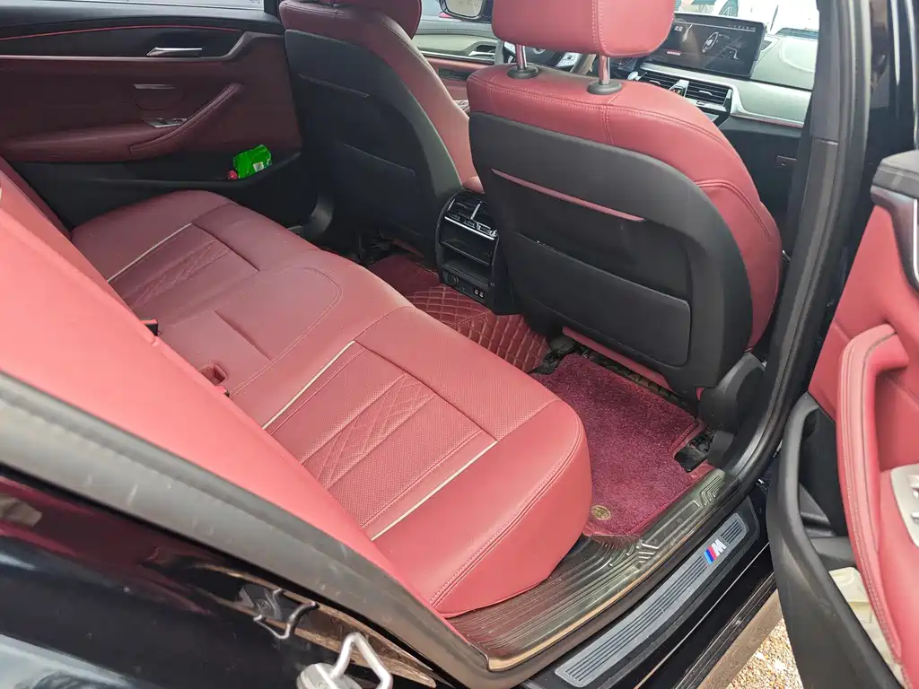 BMW 5 Series 2023 — фото 10