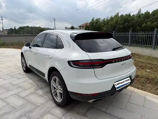 Porsche Macan 2021
