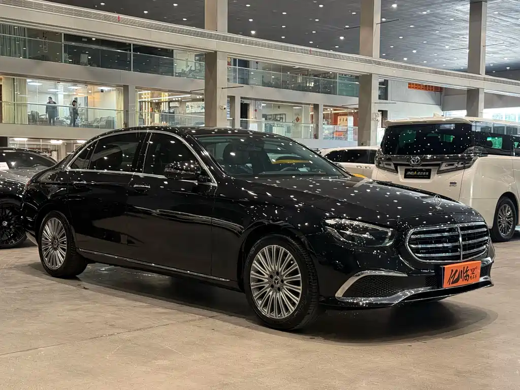 Mercedes-Benz E-Class 2022 — фото 3