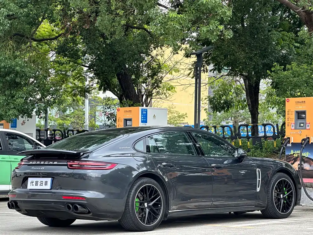 Porsche Panamera 2018 — фото 9
