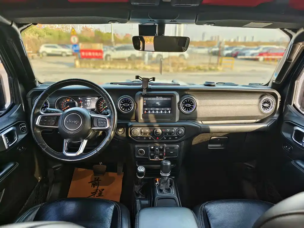Jeep Wrangler 2019 — фото 10