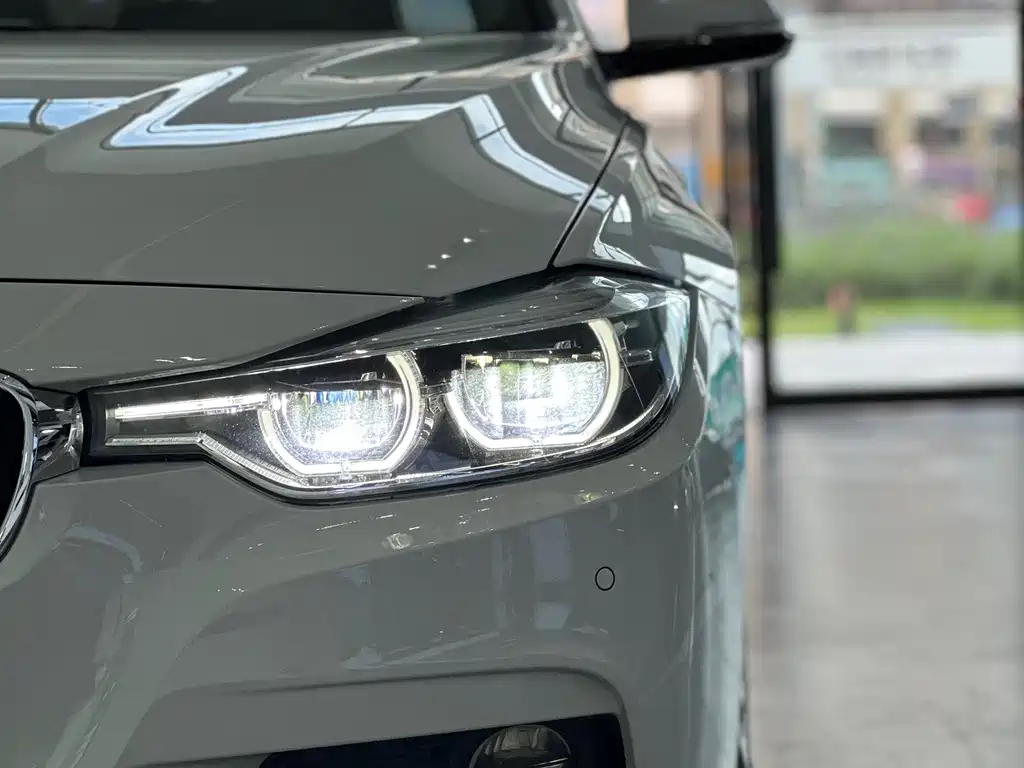BMW 3 Series 2017 — фото 11