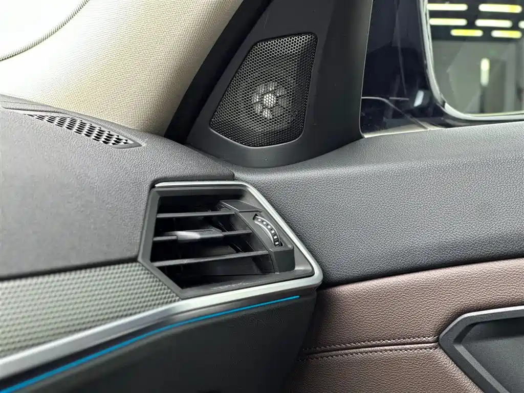 BMW 3 Series 2022 — фото 14