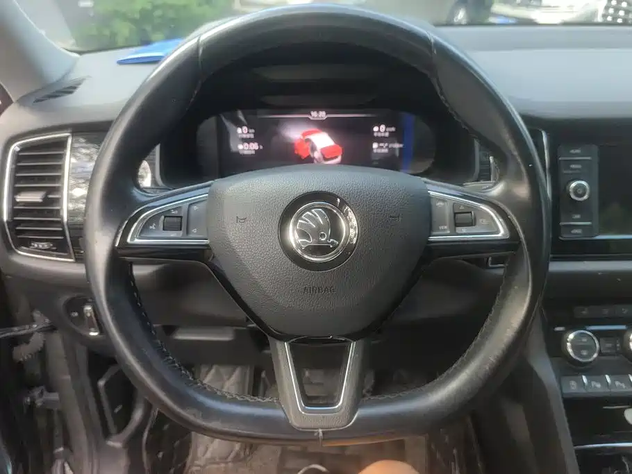 Skoda Kodiak GT 2019 — фото 15