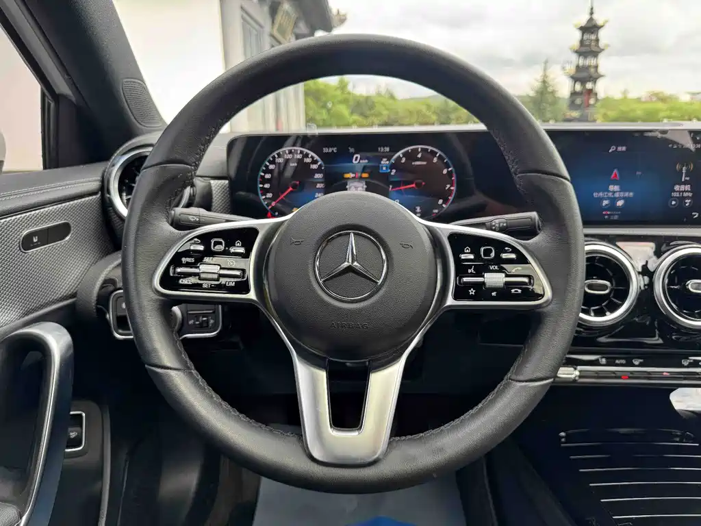 Mercedes-Benz A-Class 2023 — фото 14