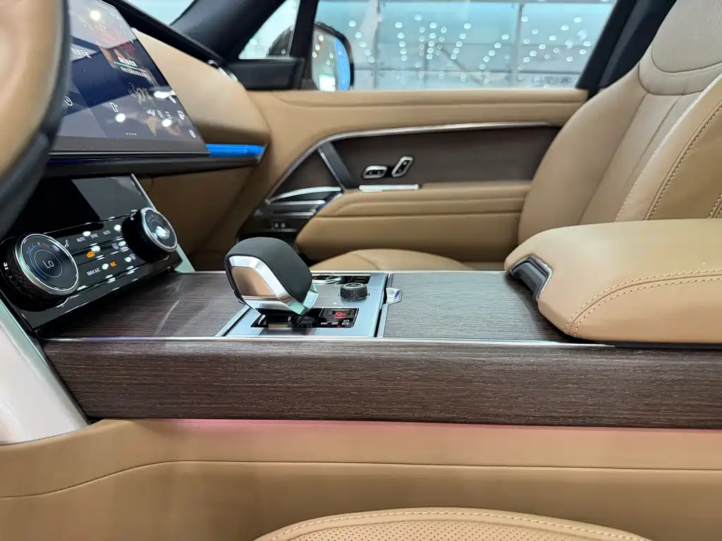 Land Rover Range Rover 2022 — фото 16