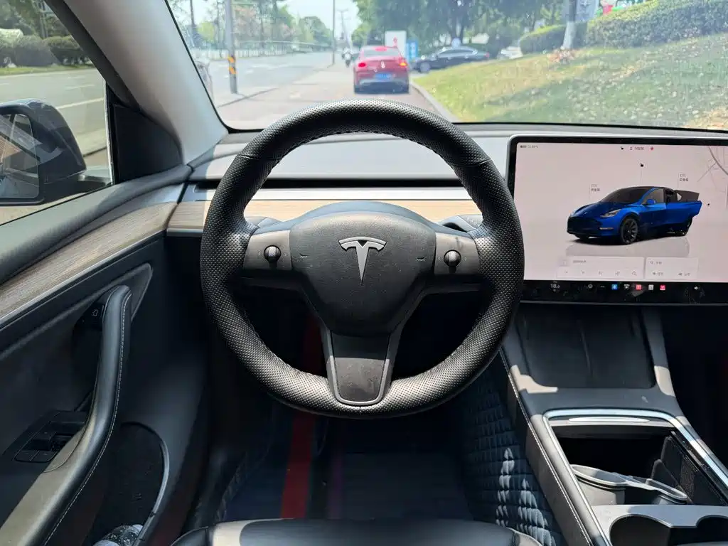 Tesla Model Y 2022 — фото 14