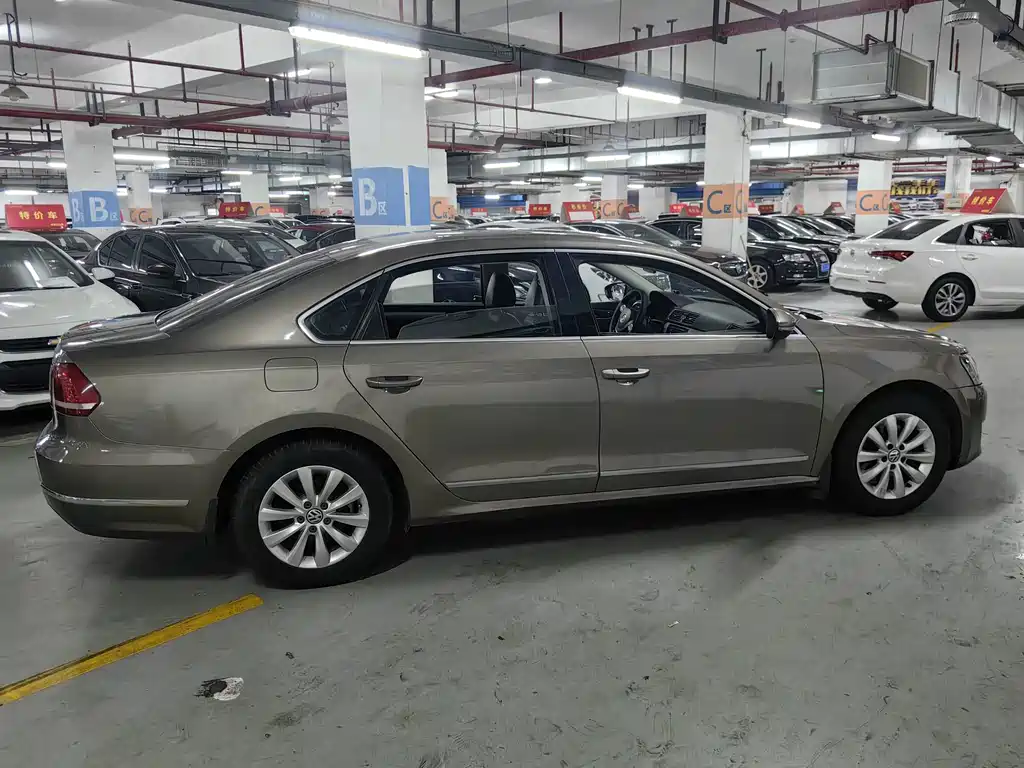 Volkswagen Passat 2015 — фото 11