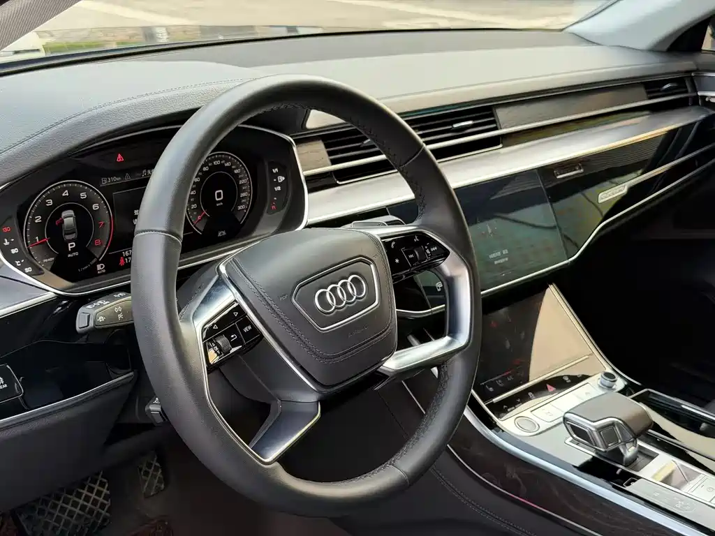 Audi A8 2025 — фото 17