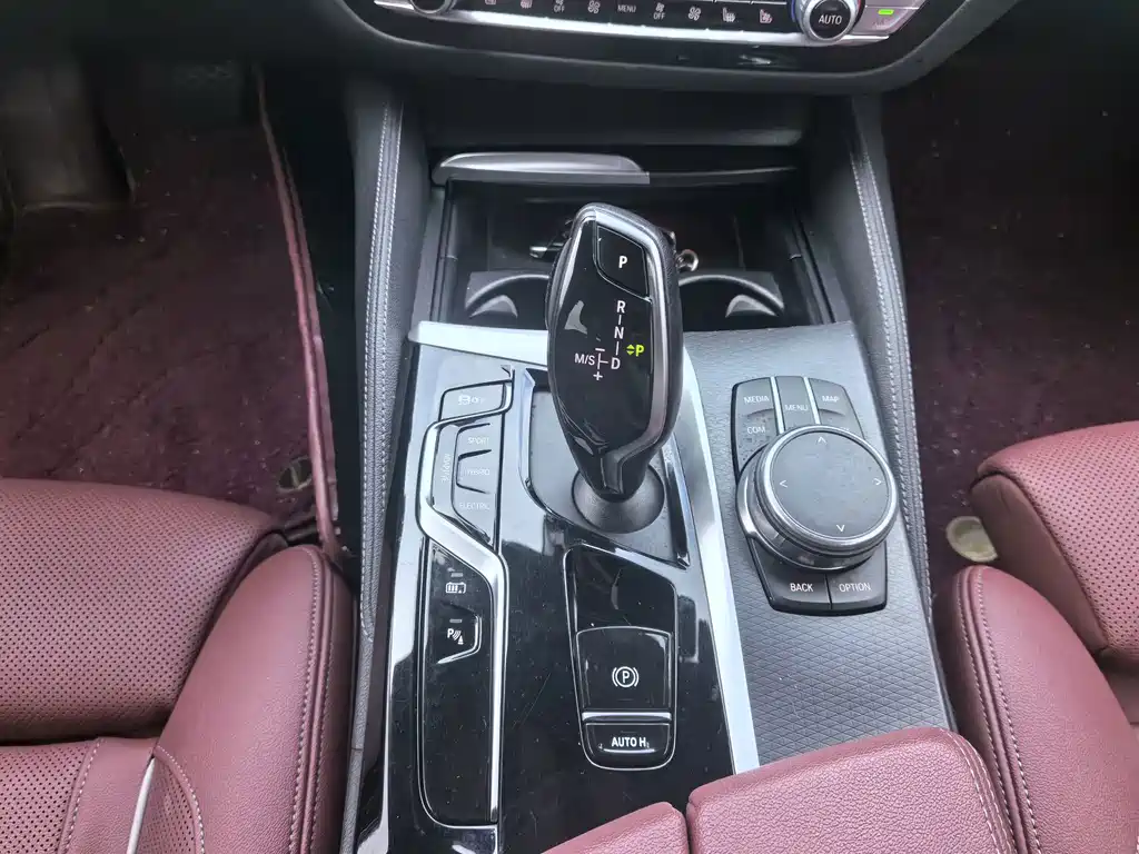BMW 5 Series New Energy 2022 — фото 30