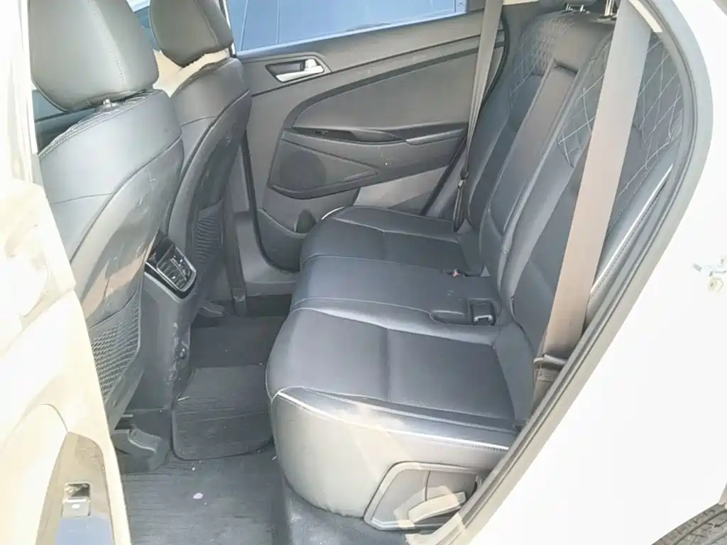 Hyundai Tucson 2021 — фото 17