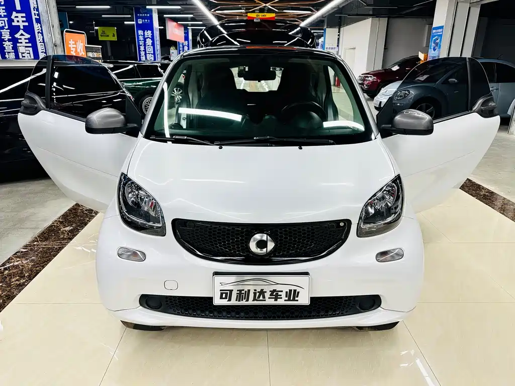 smart Fortwo 2018 — фото 21