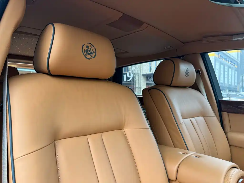 Rolls-Royce Phantom 2014 — фото 19