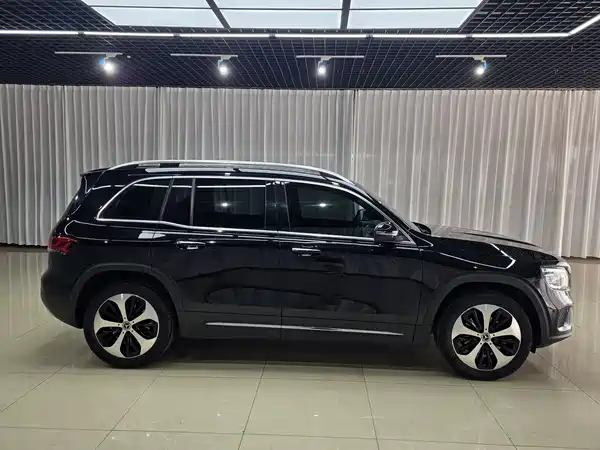 Mercedes-Benz GLB 2021