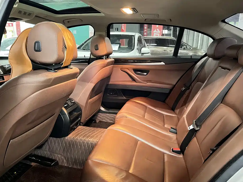 BMW 5 Series 2016 — фото 13