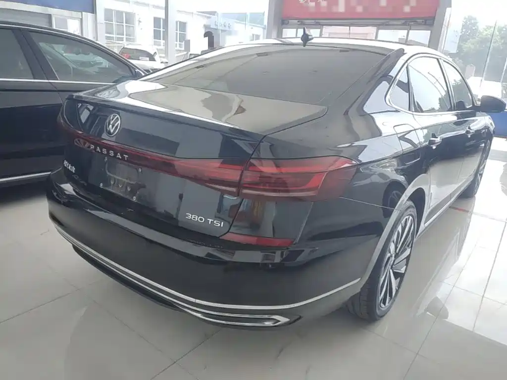 Volkswagen Passat 2024