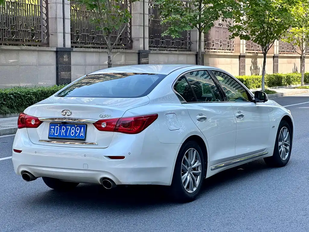 Infiniti Q50L 2015 — фото 6