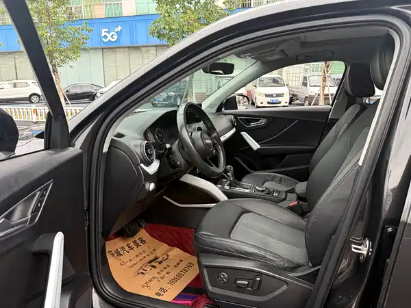 Audi Q2L 2019