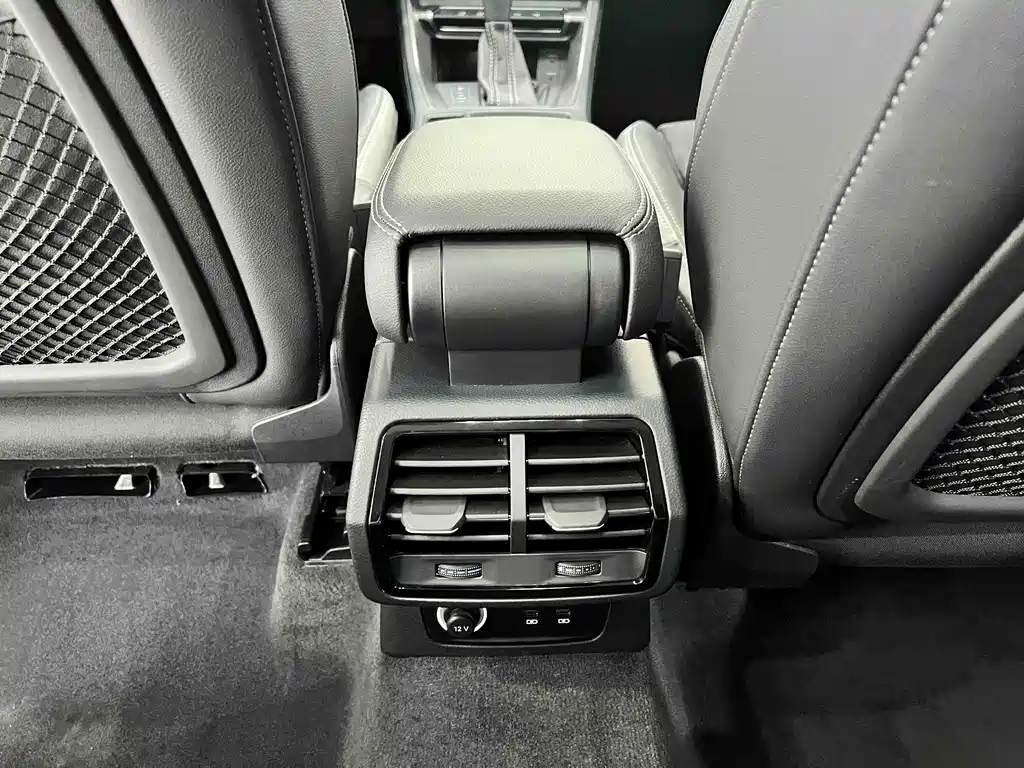 Audi Q3 2022 — фото 14