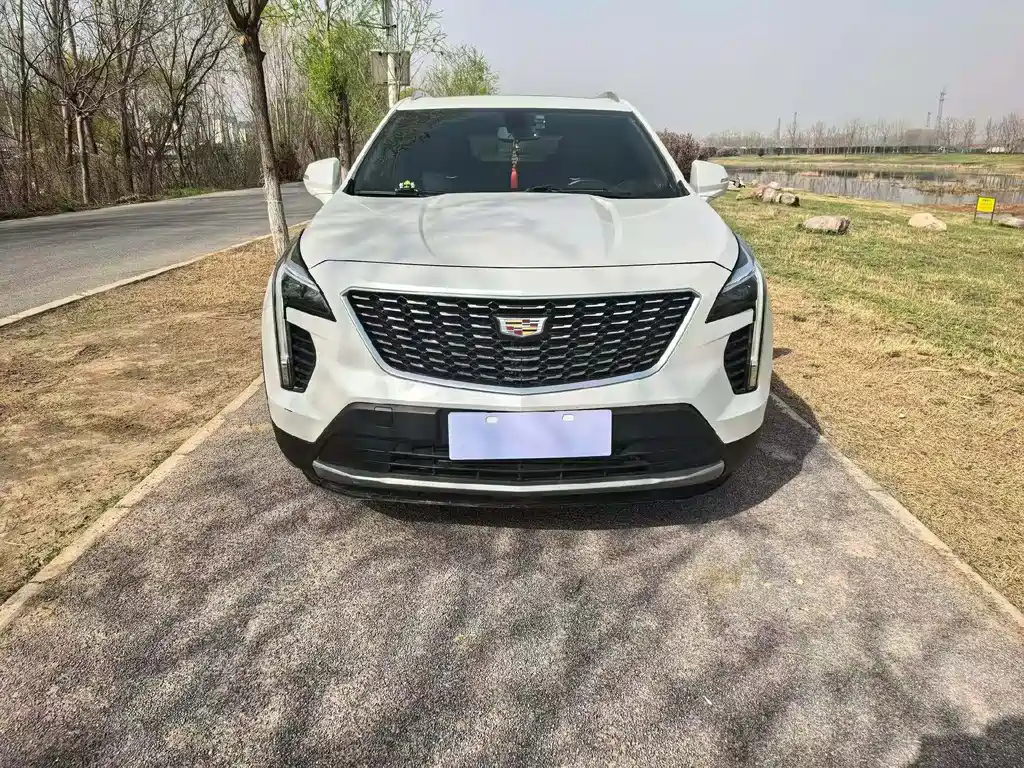 Cadillac XT4 2020 — фото 2