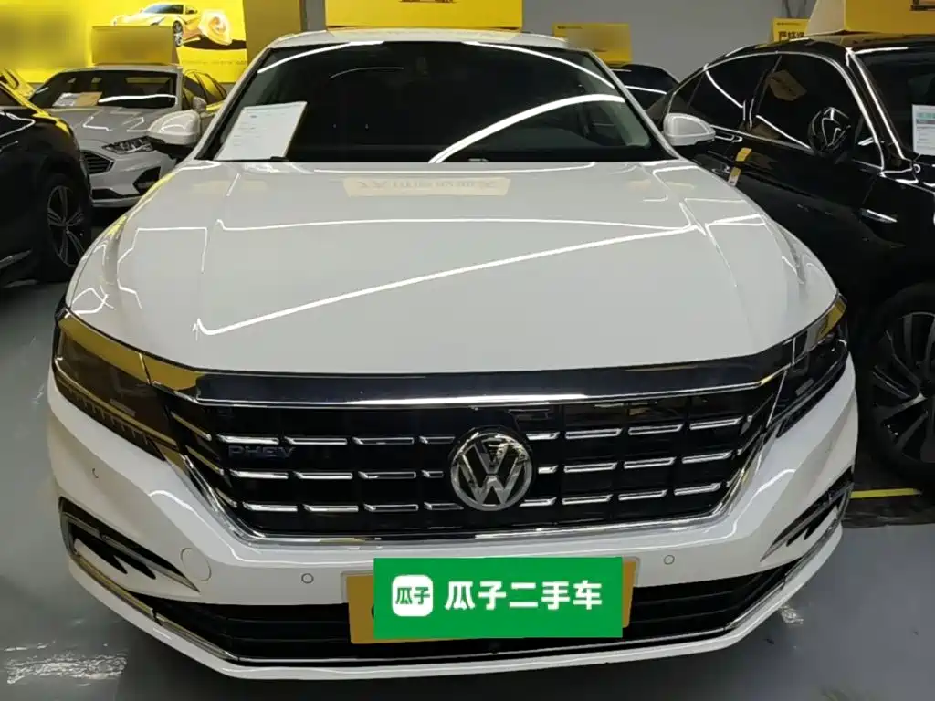 Volkswagen Passat Plug-In Hybrid 2019 — фото 3