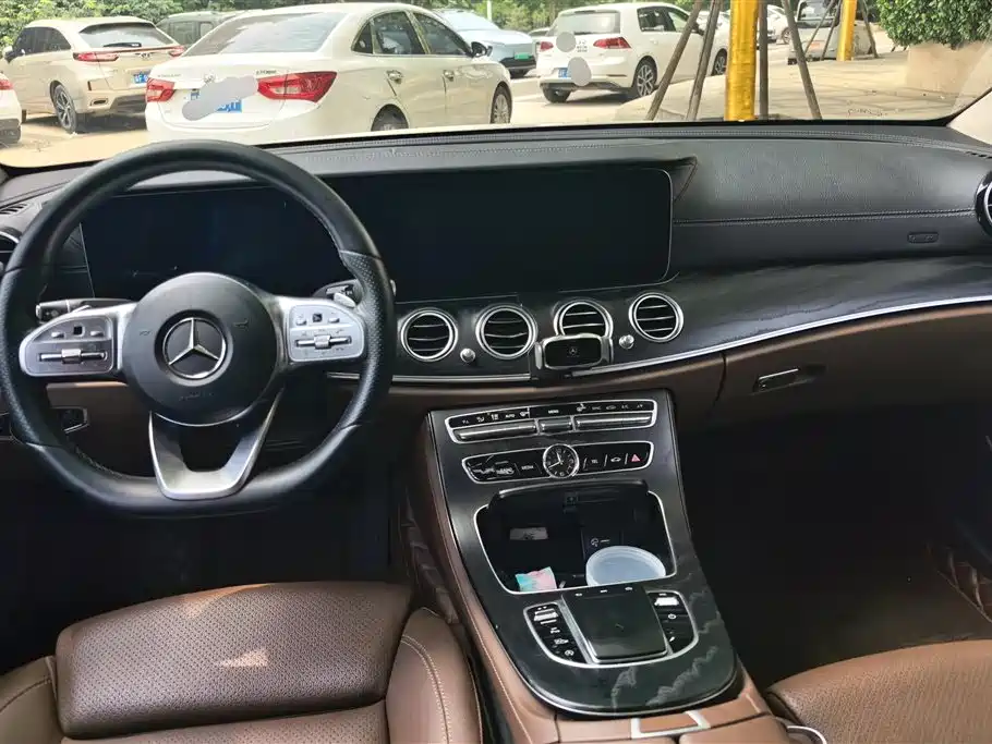 Mercedes-Benz E-Class 2019 — фото 12
