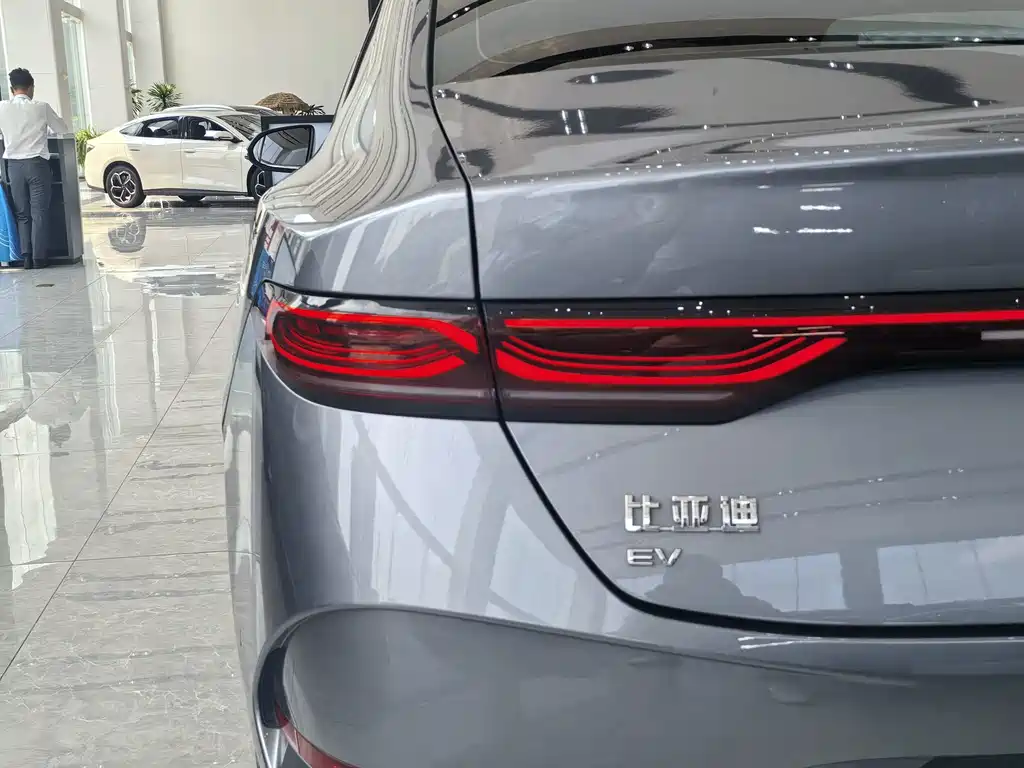 BYD Qin PLUS 2025 — фото 11