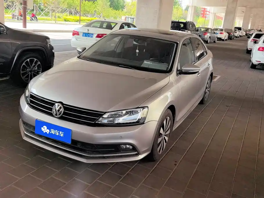 Volkswagen Sagitar 2016