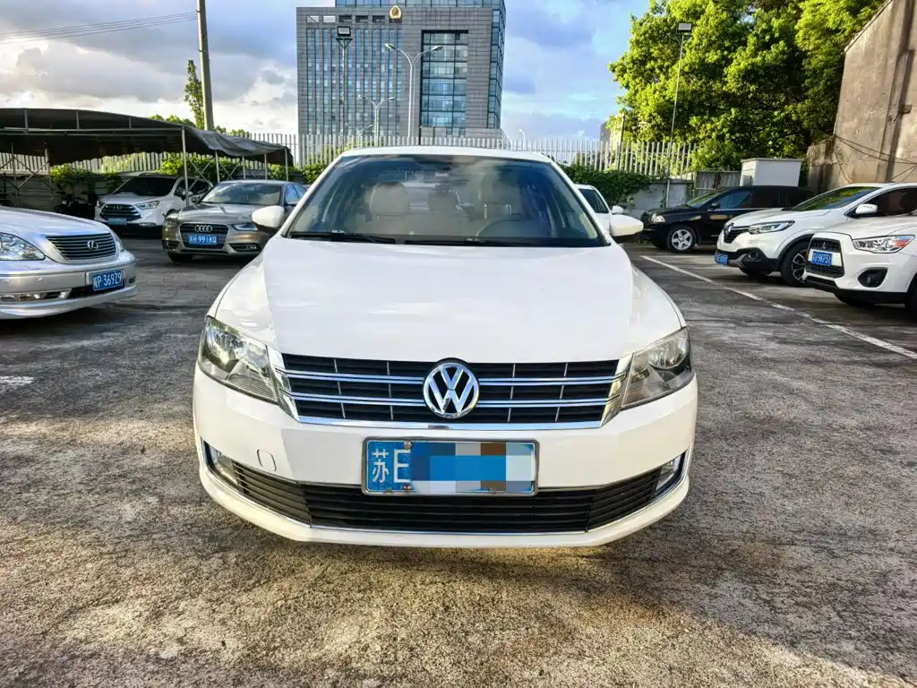 Volkswagen Lavida 2013 — фото 2