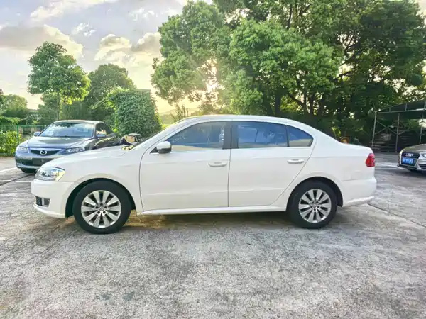 Volkswagen Lavida 2013