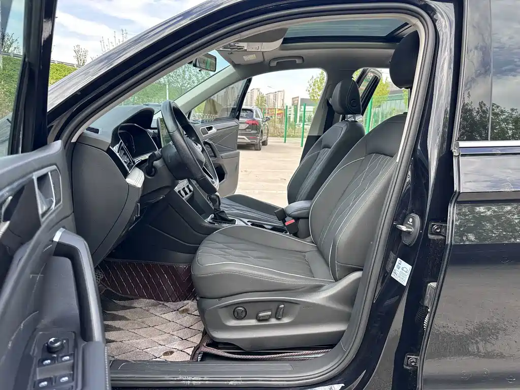 Volkswagen Tiguan L 2022