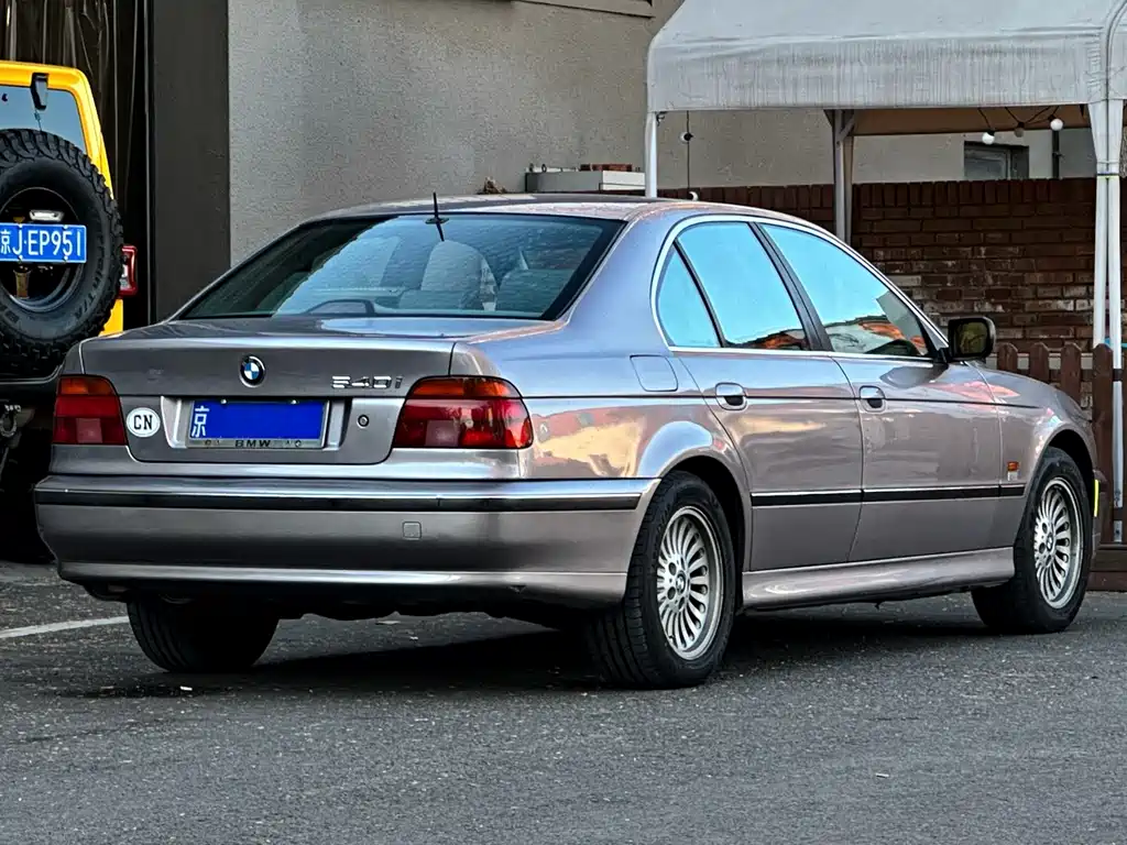 BMW 5 Series 2000 — фото 15