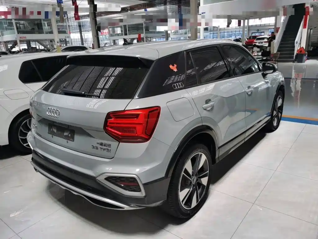 Audi Q2L 2023