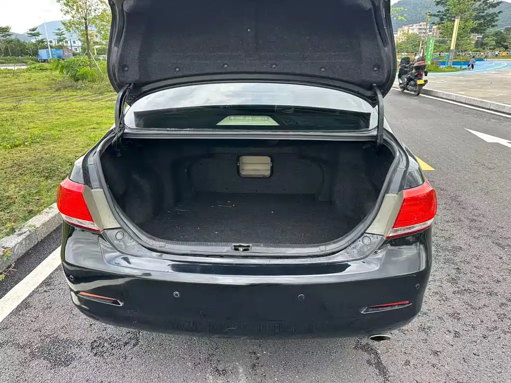 Toyota Camry 2015 — фото 16