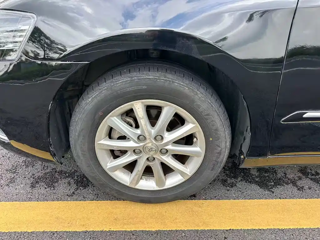 Toyota Camry 2015 — фото 19