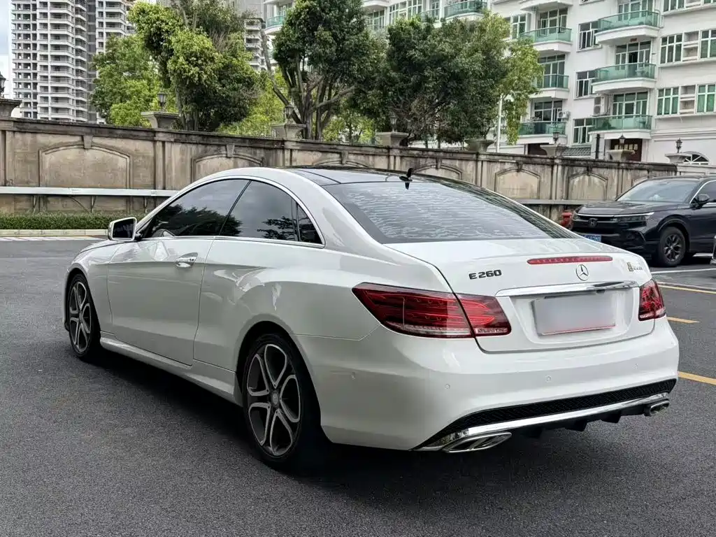 Mercedes-Benz E-Class 2016 — фото 24