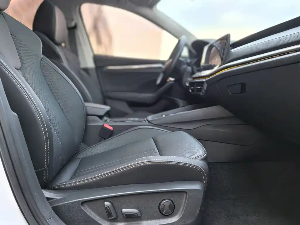 Skoda Octavia 2022 — фото 16