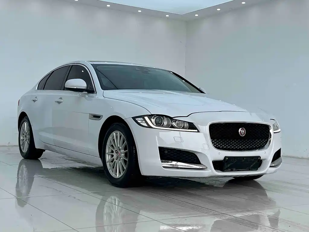 Jaguar XF 2016 — фото 2